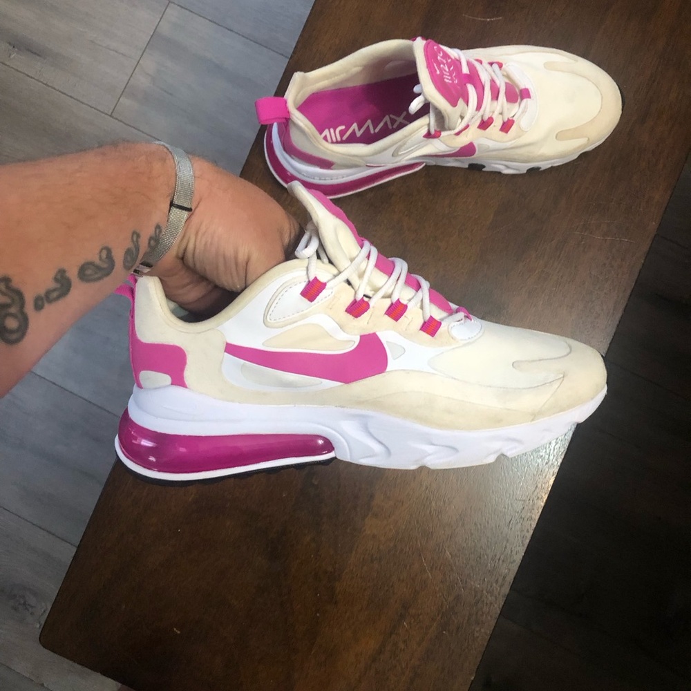 Women’s Nike Air Max 270 React ‘Fire Pink Cream size 10.5 - Picture 2 of 7